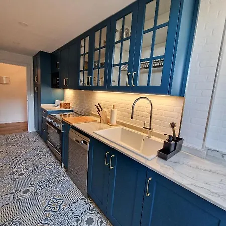 Mediterranean Getaway In Costa Бенальмадена